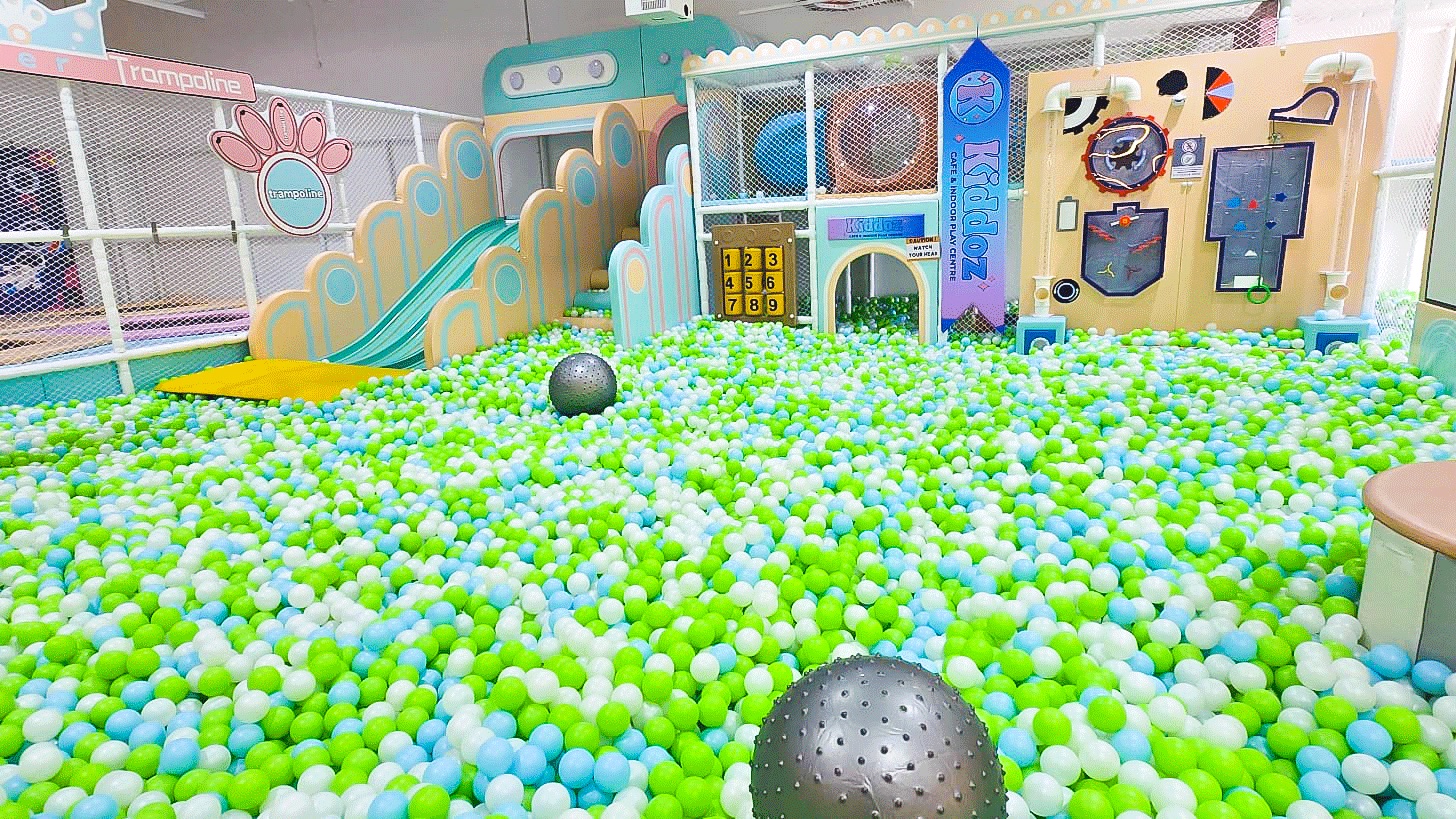 The Kiddoz ball pit and play structure